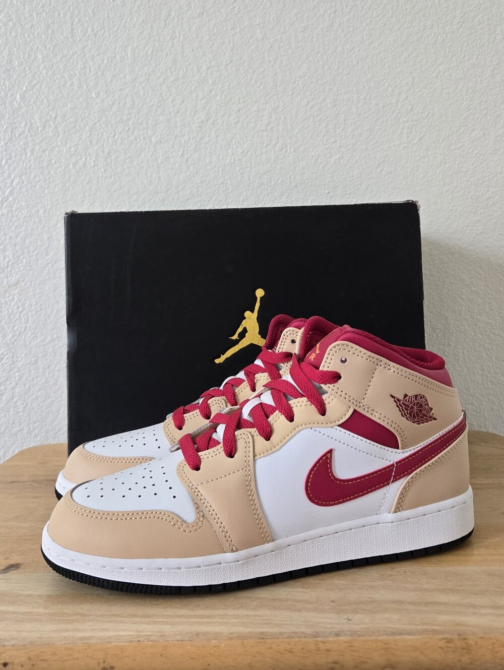 Air Jordan 1 Mid GS Light Curry Cardinal Res size 7Y Women size 8.5 554725-201